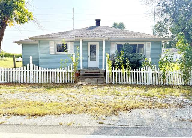 Property at 207 N Main St, Mellott, IN 47958, 2 beds, 1 bath