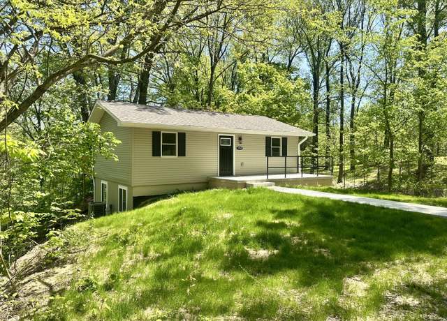Property at 11934 S State Road 47, Waveland, IN 47989, 3 beds, 2.5 baths