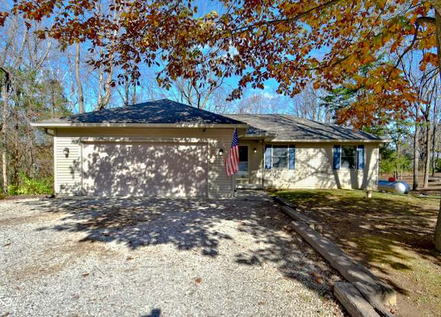 Property at 46 Jefferson, Coatesville, IN 46121, 3 beds, 2 baths