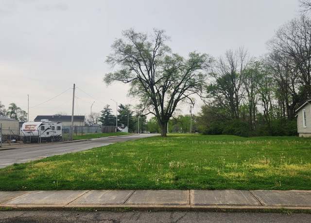 Property at 403 W 17th St, Anderson, IN 46016