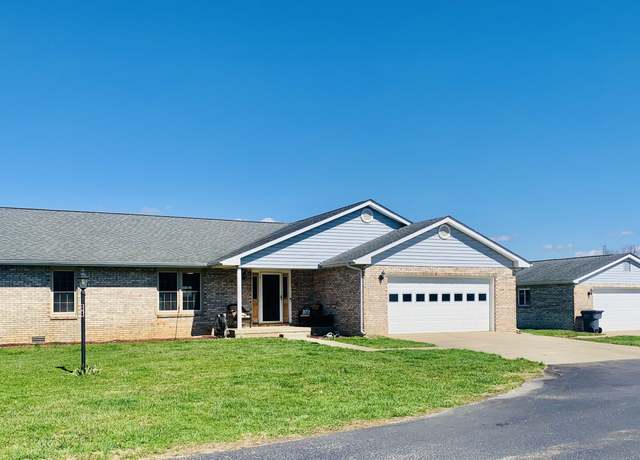 Property at 44 Carolyn Dr, Seymour, IN 47274, 3 beds, 2.5 baths