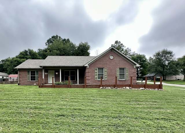 Property at 702 E Cunningham St, Martinsville, IN 46151, 3 beds, 2 baths