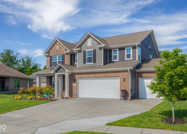 Property at 2736 Victory Dr, Columbus, IN 47203, 4 beds, 2.5 baths