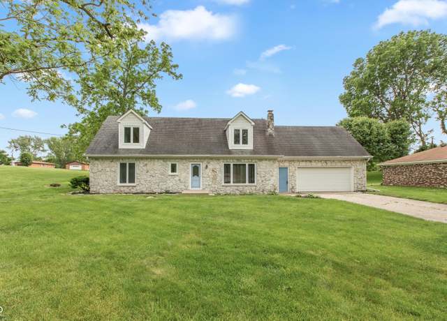 Property at 8465 Hilltop Ln, Martinsville, IN 46151, 3 beds, 3 baths