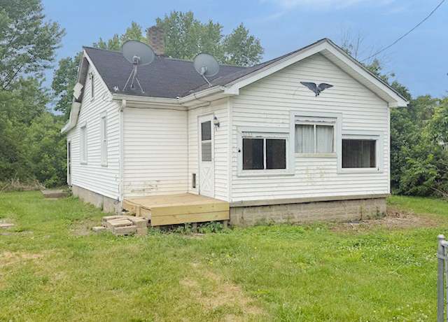 Property at 3033 Dimmick Ave, Terre Haute, IN 47802, 3 beds, 1 bath