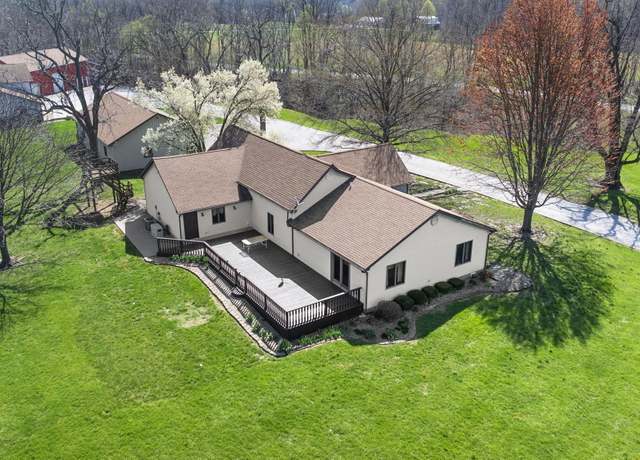 Property at 2831 S Hixon Rd S, Montezuma, IN 47862, 4 beds, 3.5 baths