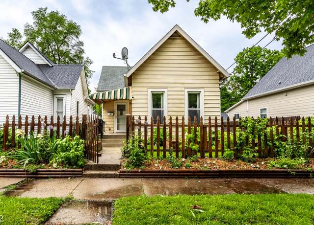 Property at 902 Villa Ave, Indianapolis, IN 46203, 3 beds, 1 bath