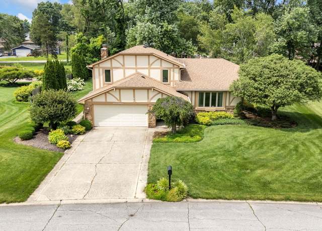 Property at 8525 Winding Ridge Rd, Indianapolis, IN 46217, 4 beds, 2.5 baths