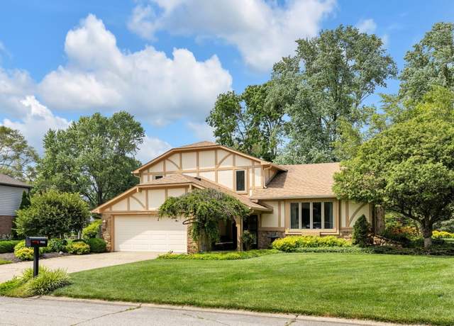 Property at 8525 Winding Ridge Rd, Indianapolis, IN 46217, 4 beds, 2.5 baths