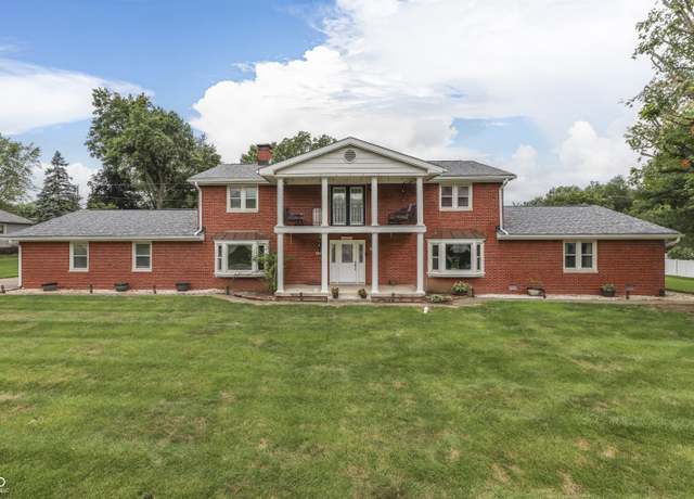 Property at 676 Brookview Dr, Greenwood, IN 46142, 4 beds, 3 baths