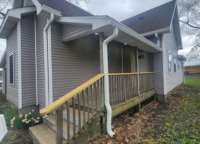Property at 329 W Ridge St, Brazil, IN 47834, 2 beds, 1 bath