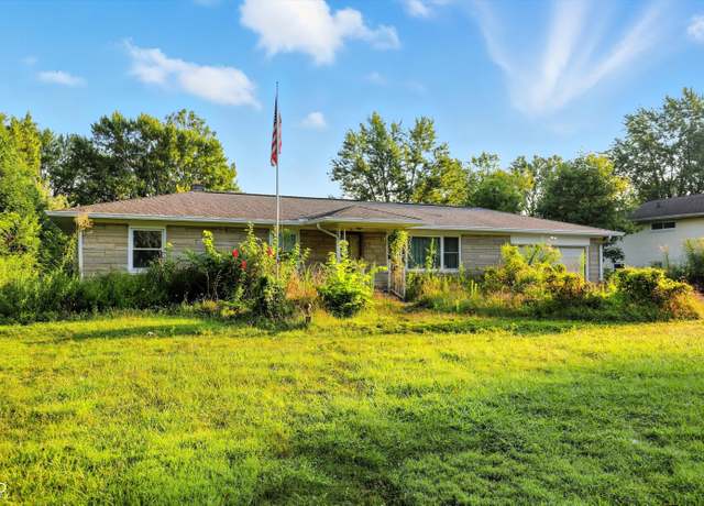 Property at 4838 E 72nd St, Indianapolis, IN 46250, 4 beds, 2.5 baths