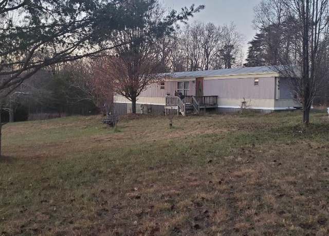 Property at 1514 E Skyline Dr, Lexington, IN 47138, 3 beds, 1.5 baths