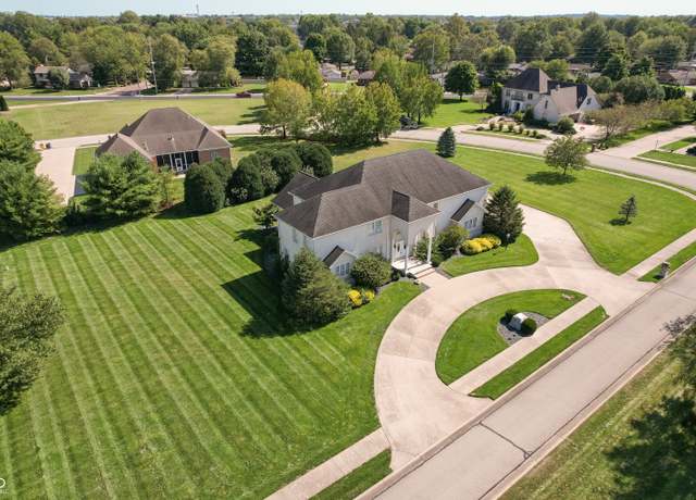 Property at 1644 Windsor Ct, Seymour, IN 47274, 4 beds, 3.5 baths