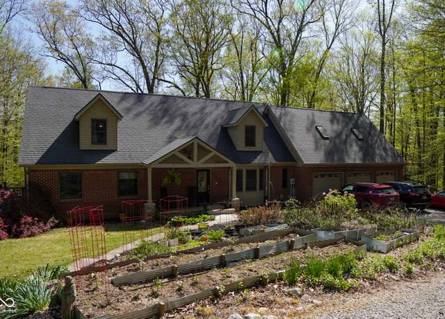 Property at 649 E Country Ln, Martinsville, IN 46151, 4 beds, 3 baths
