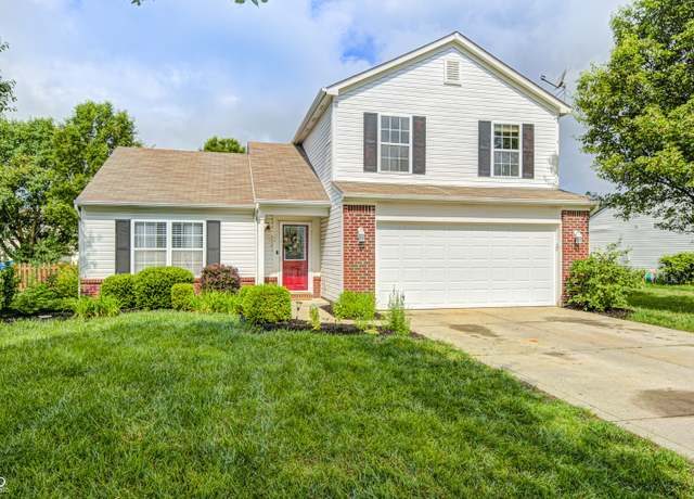 Property at 852 Yellowwood Dr, Greenwood, IN 46143, 3 beds, 2.5 baths