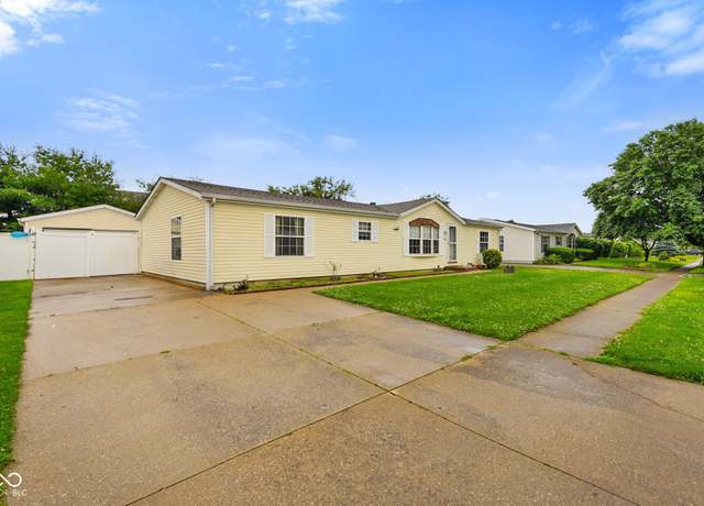 Property at 4697 W Ridge Dr, Columbus, IN 47203, 3 beds, 2 baths