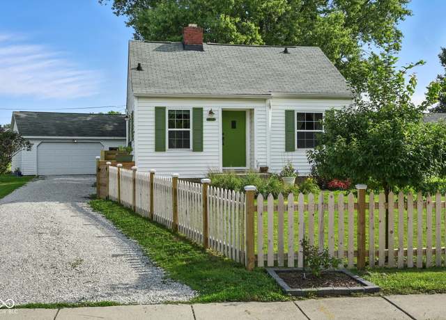 Property at 412 E College Ave, Brownsburg, IN 46112, 2 beds, 1 bath