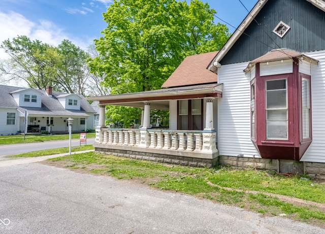 Property at 207 S Center St, Plainfield, IN 46168, 3 beds, 1 bath