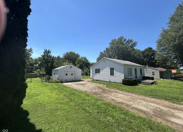 Property at 4895 Welton St, Greenwood, IN 46143, 3 beds, 1 bath