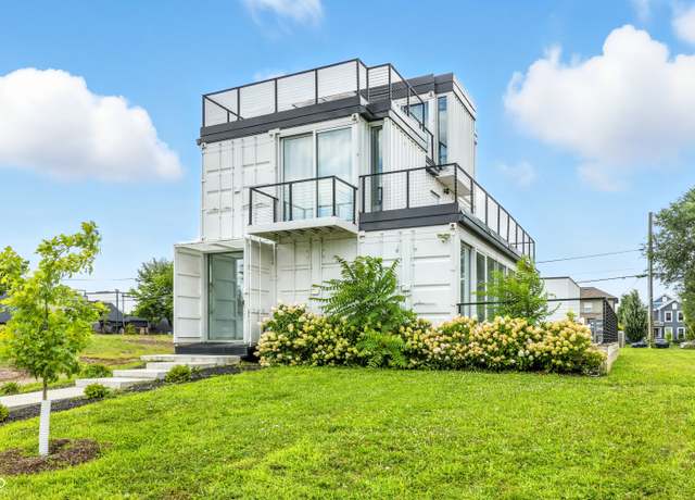 Property at 1802 Bellefontaine St, Indianapolis, IN 46202, 4 beds, 3.5 baths