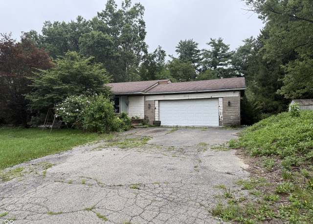 Property at 8050 Oak St, Zionsville, IN 46077, 3 beds, 3 baths