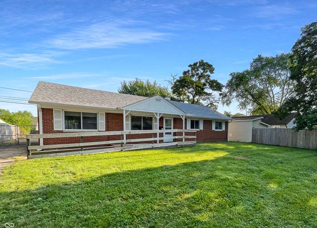 Property at 17 Crestview Dr, Greenwood, IN 46143, 3 beds, 2 baths