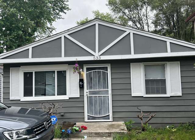 Property at 533 Lynn St, Indianapolis, IN 46222, 3 beds, 1 bath