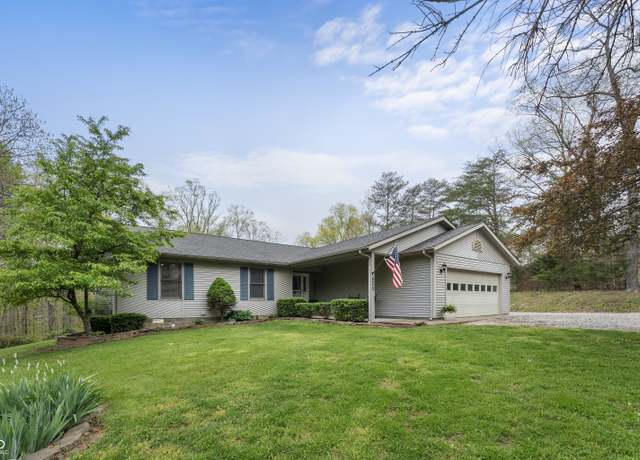Property at 8072 Jonathans Ct, Seymour, IN 47274, 3 beds, 2 baths