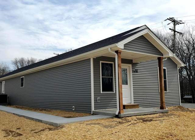 Property at 1097 W Vine St, Brownstown, IN 47220, 3 beds, 2 baths