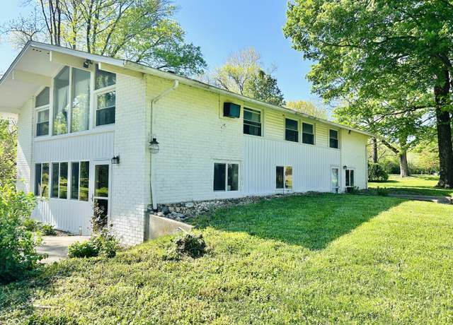 Property at 3081 Woodridge Rd, Shelbyville, IN 46176, 4 beds, 2 baths