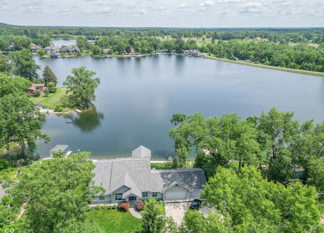 Property at 9172 W Tulip Dr, Columbus, IN 47201, 3 beds, 2.5 baths