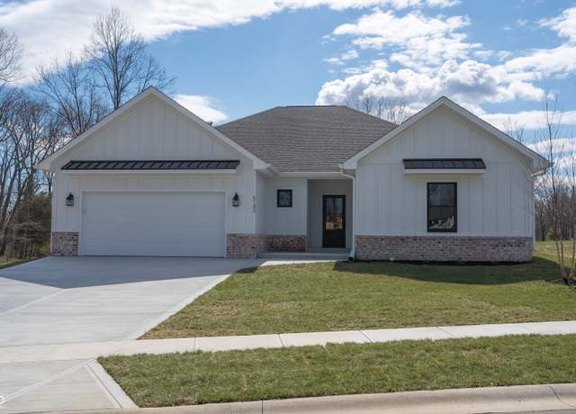 Property at 5143 Oak Ridge Pl, Columbus, IN 47201, 3 beds, 2.5 baths