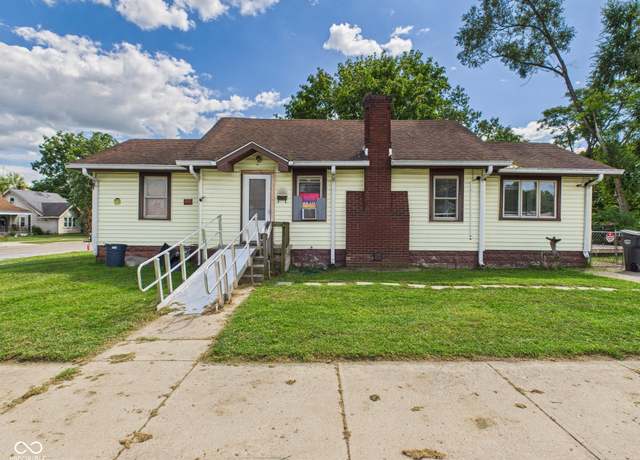 Property at 2005 Fairview St, Anderson, IN 46016, 2 beds, 1 bath