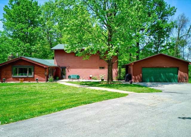 Property at 2240 Bill Smith Rd, Martinsville, IN 46151, 3 beds, 2 baths
