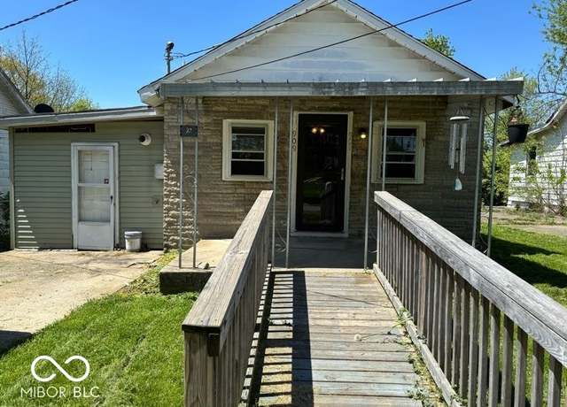 Property at 909 Hickory St, Anderson, IN 46012, 2 beds, 1 bath