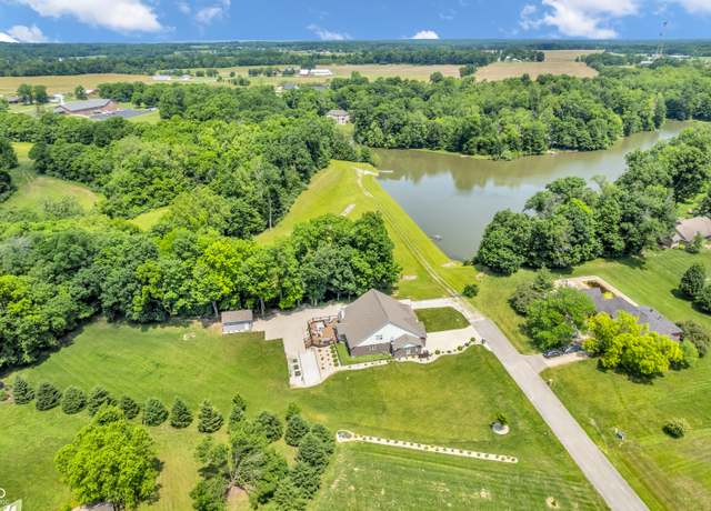Property at 9231 E Poynter Dr, Morgantown, IN 46160, 3 beds, 3 baths