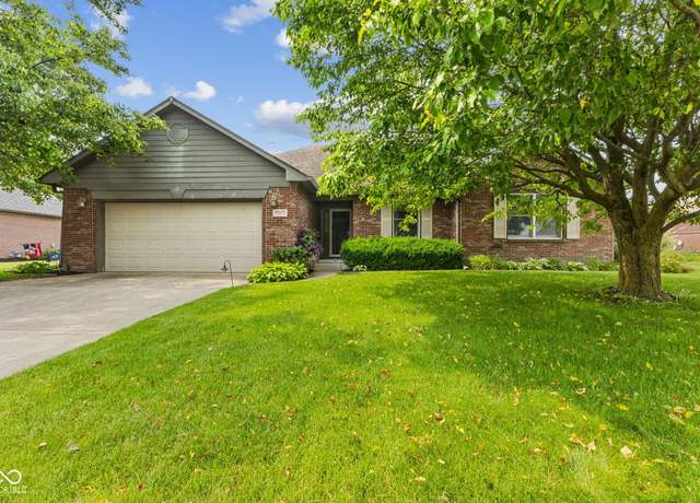 Property at 6629 Woodcrest Dr, Avon, IN 46123, 3 beds, 2 baths