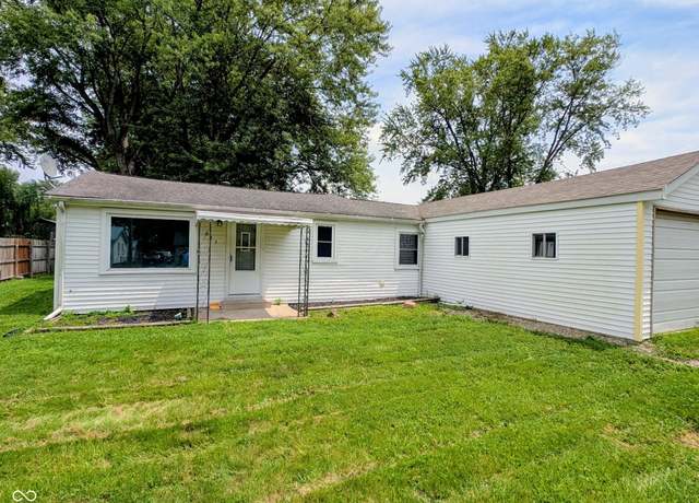 Property at 611 Della Rd, Columbus, IN 47203, 3 beds, 2 baths