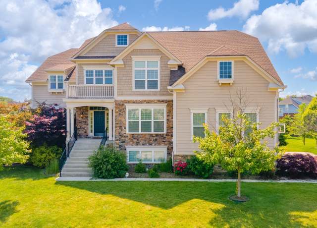 Property at 10555 Serra Vista Pt, Fishers, IN 46040, 5 beds, 4.5 baths