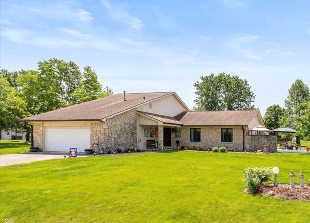 Property at 8111 Timberwood Dr, Plainfield, IN 46168, 4 beds, 3 baths