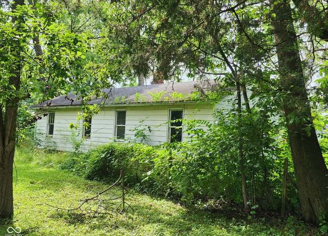 Property at 2220 Fulton St, Anderson, IN 46016, 2 beds, 1 bath