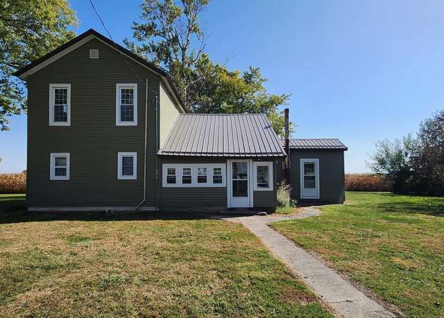 Property at 10105 W 450 S, West Lebanon, IN 47991, 4 beds, 1 bath