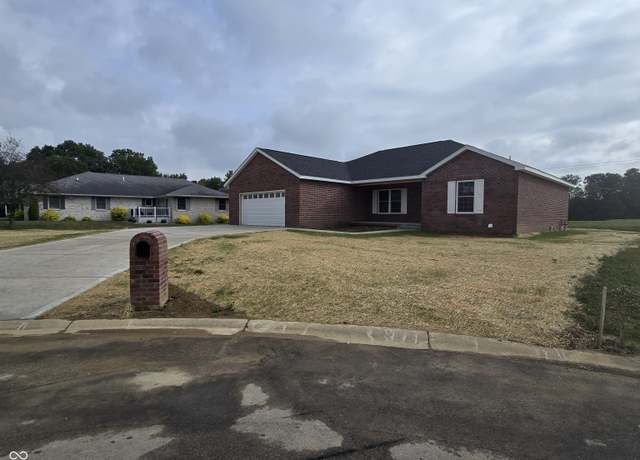 Property at 1512 Hunters Dr, Greensburg, IN 47240, 4 beds, 3 baths
