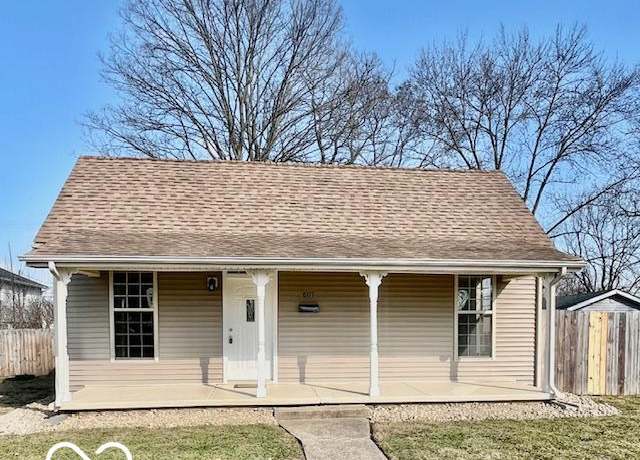 Property at 607 S Pleasant St, Edinburgh, IN 46124, 2 beds, 1 bath