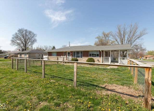 Property at 817 Shadowlawn Ave, Greencastle, IN 46135, 4 beds, 2.5 baths