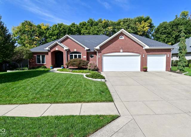 Property at 498 White Oak Ln, Greenwood, IN 46142, 4 beds, 3 baths