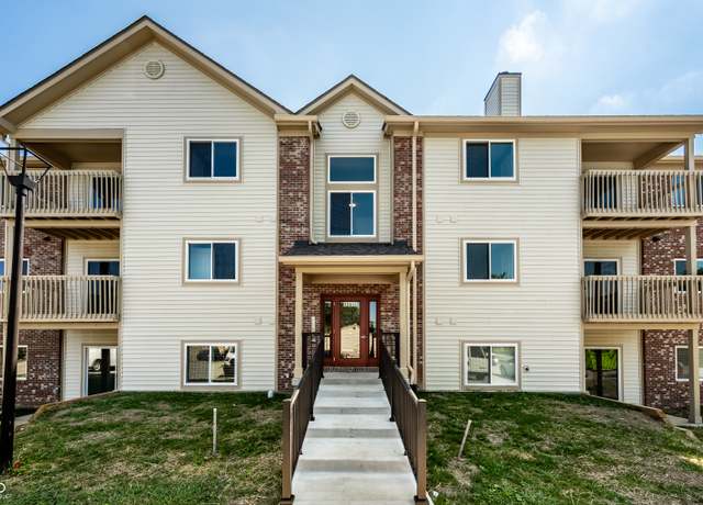 Property at 12515 Timber Creek Dr #7, Carmel, IN 46032, 2 beds, 2 baths