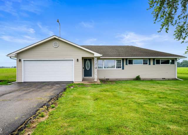 Property at 10500 S County Road 200 W, Muncie, IN 47302, 3 beds, 2 baths