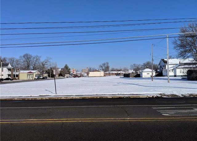 Property at 1742 Meridian St, Anderson, IN 46016